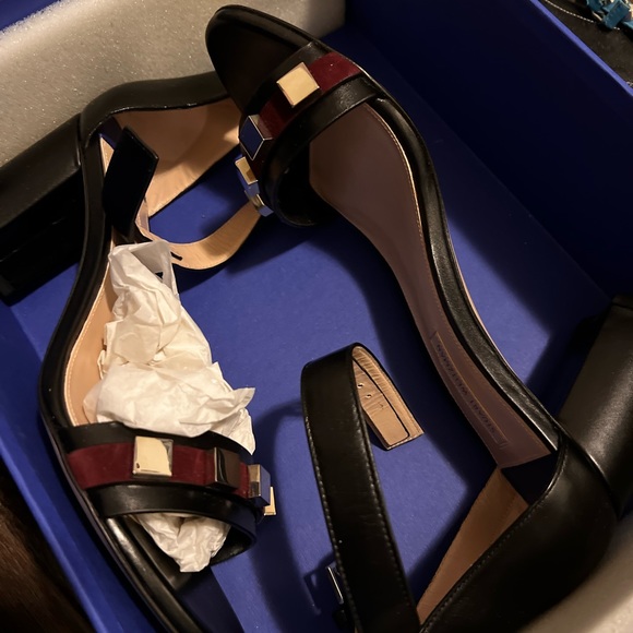 Stuart Weitzman heels, size 8 - Picture 3 of 8